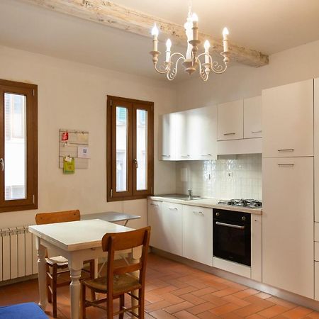 Graceful Apartment In The Heart Of Firenze Bagian luar foto