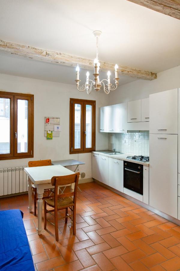 Graceful Apartment In The Heart Of Firenze Bagian luar foto