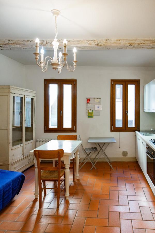 Graceful Apartment In The Heart Of Firenze Bagian luar foto